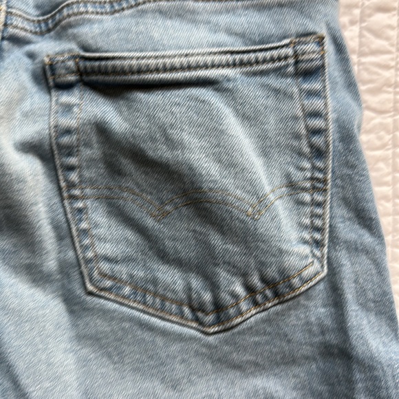AMERICAN EAGLE AIRFLEX+ jeans. Men’s /boys size 26x28. Light wash. Pockets - Picture 11 of 12